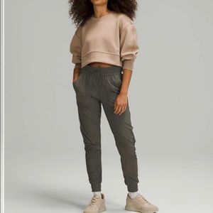 LULULEMON Beyond the Studio joggers sz 6 Grey Sage NWOT